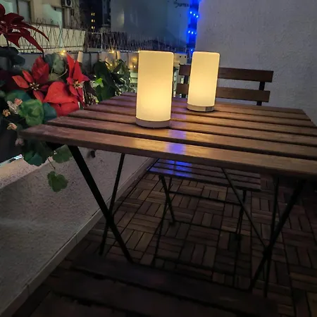 Work & Chill - Stylish Studio, Ergonomic Office Setup Apartment