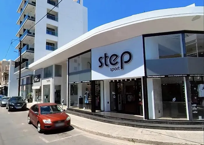 Work & Chill - Stylish Studio, Ergonomic Office Setup ラルナカ